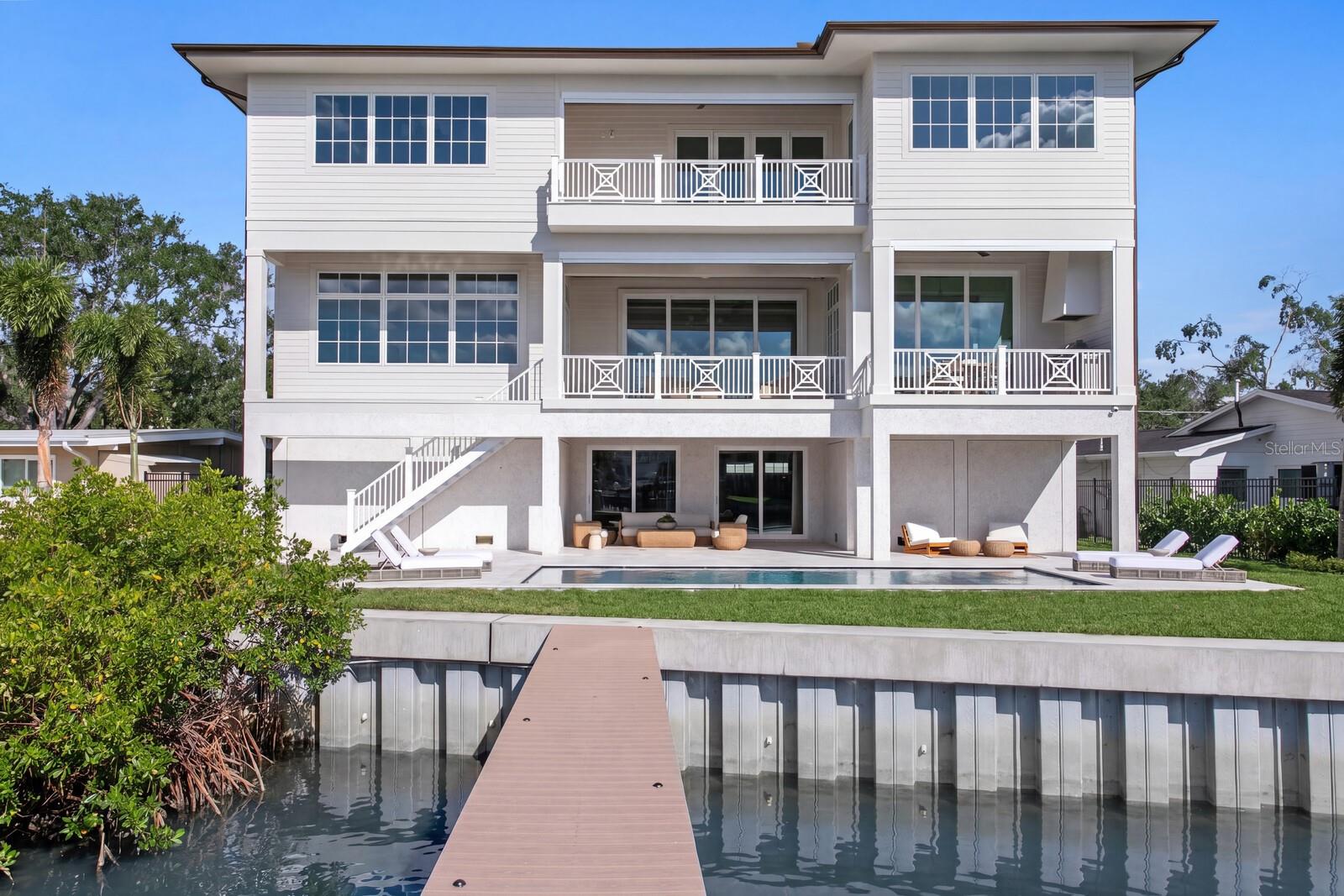 16 SANDPIPER RD, TAMPA, FL, 33609