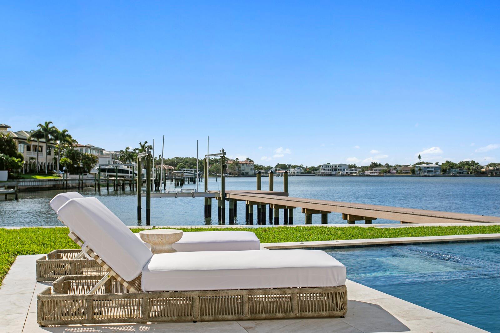 16 SANDPIPER RD, TAMPA, FL, 33609