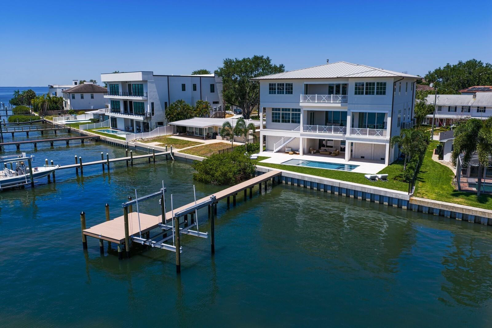 16 SANDPIPER RD, TAMPA, FL, 33609
