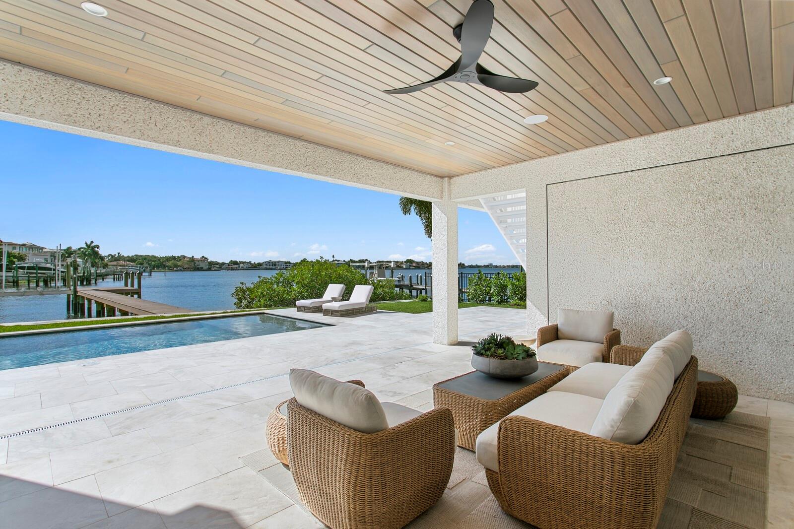 16 SANDPIPER RD, TAMPA, FL, 33609