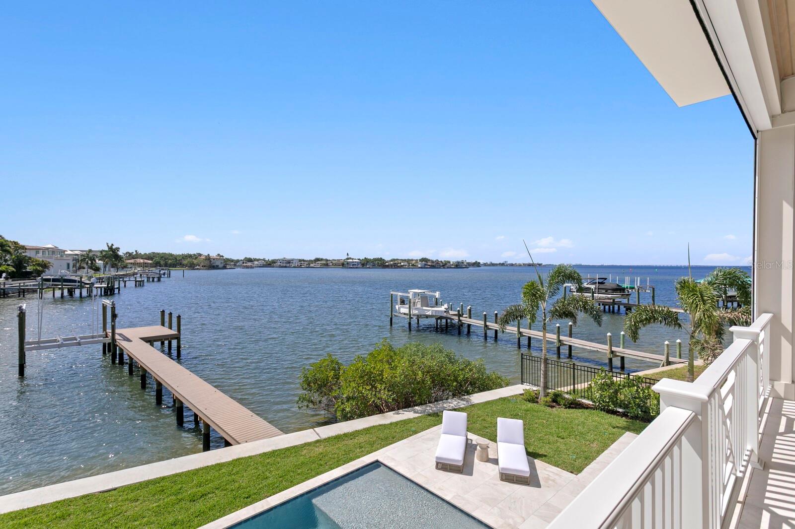 16 SANDPIPER RD, TAMPA, FL, 33609