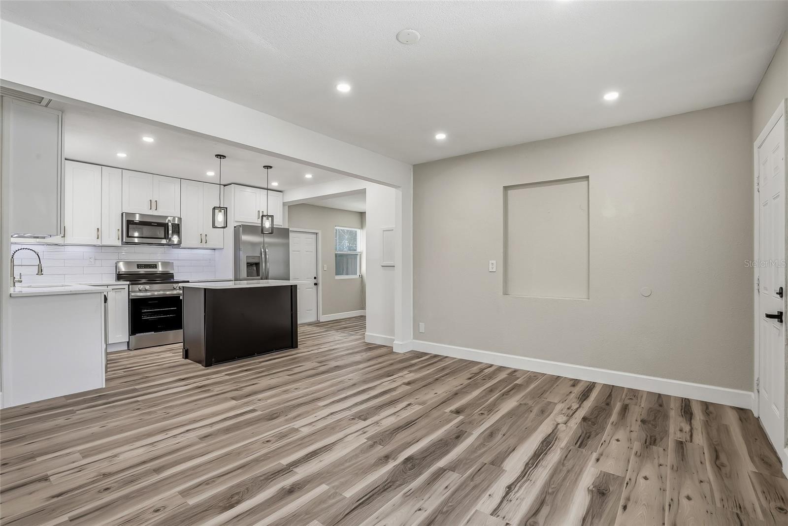 8403 N 46TH ST, TAMPA, FL, 33617