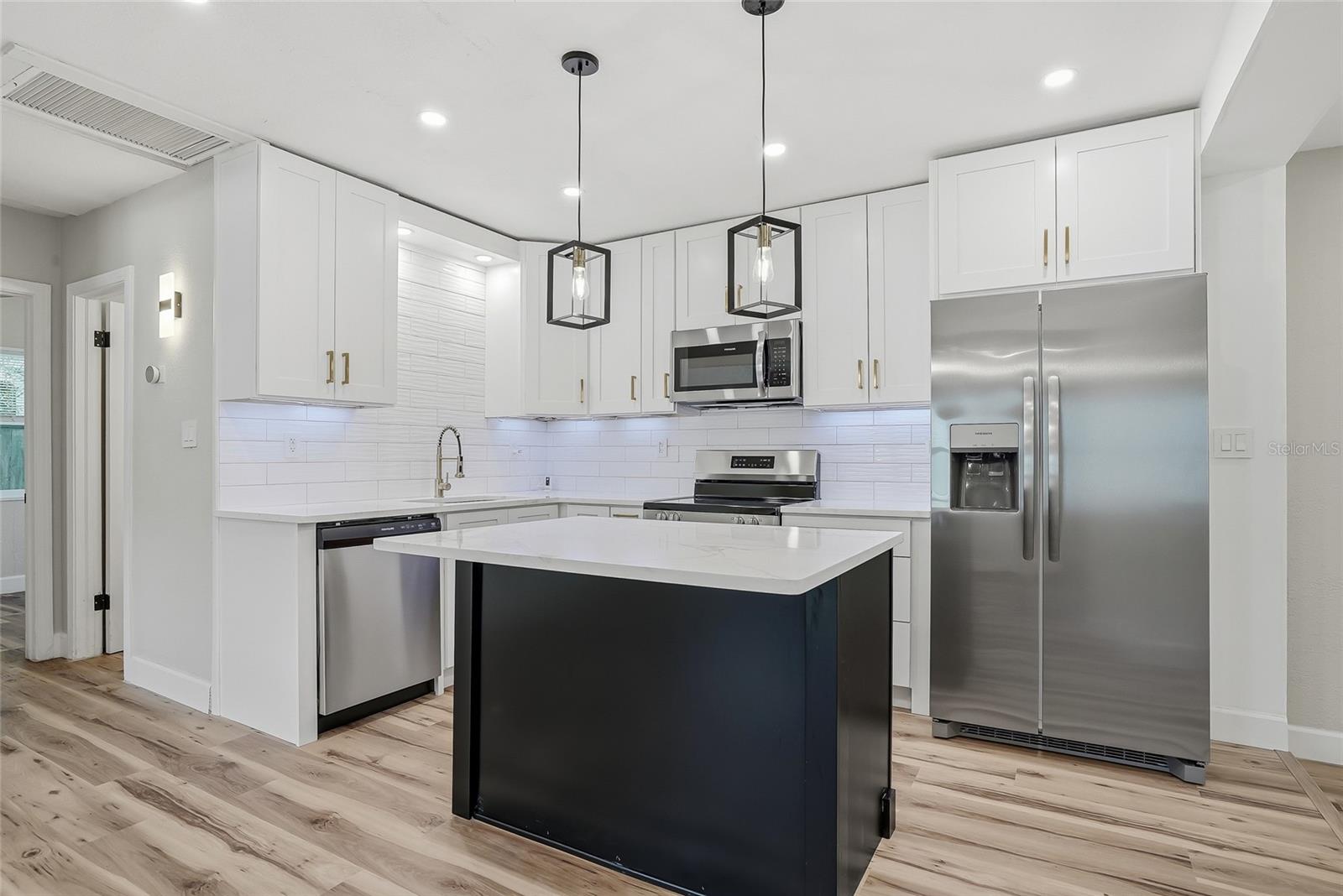 8403 N 46TH ST, TAMPA, FL, 33617