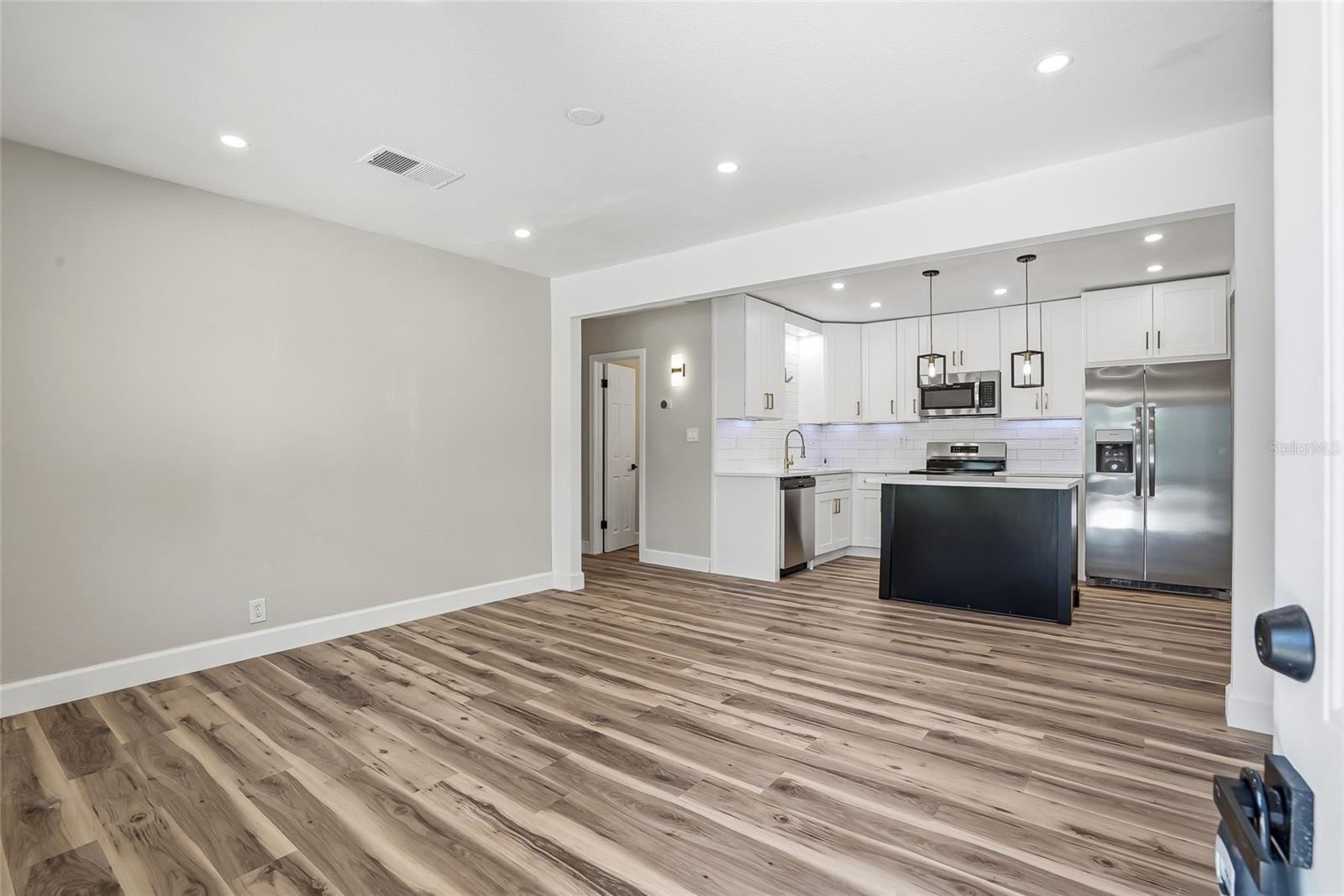 8403 N 46TH ST, TAMPA, FL, 33617