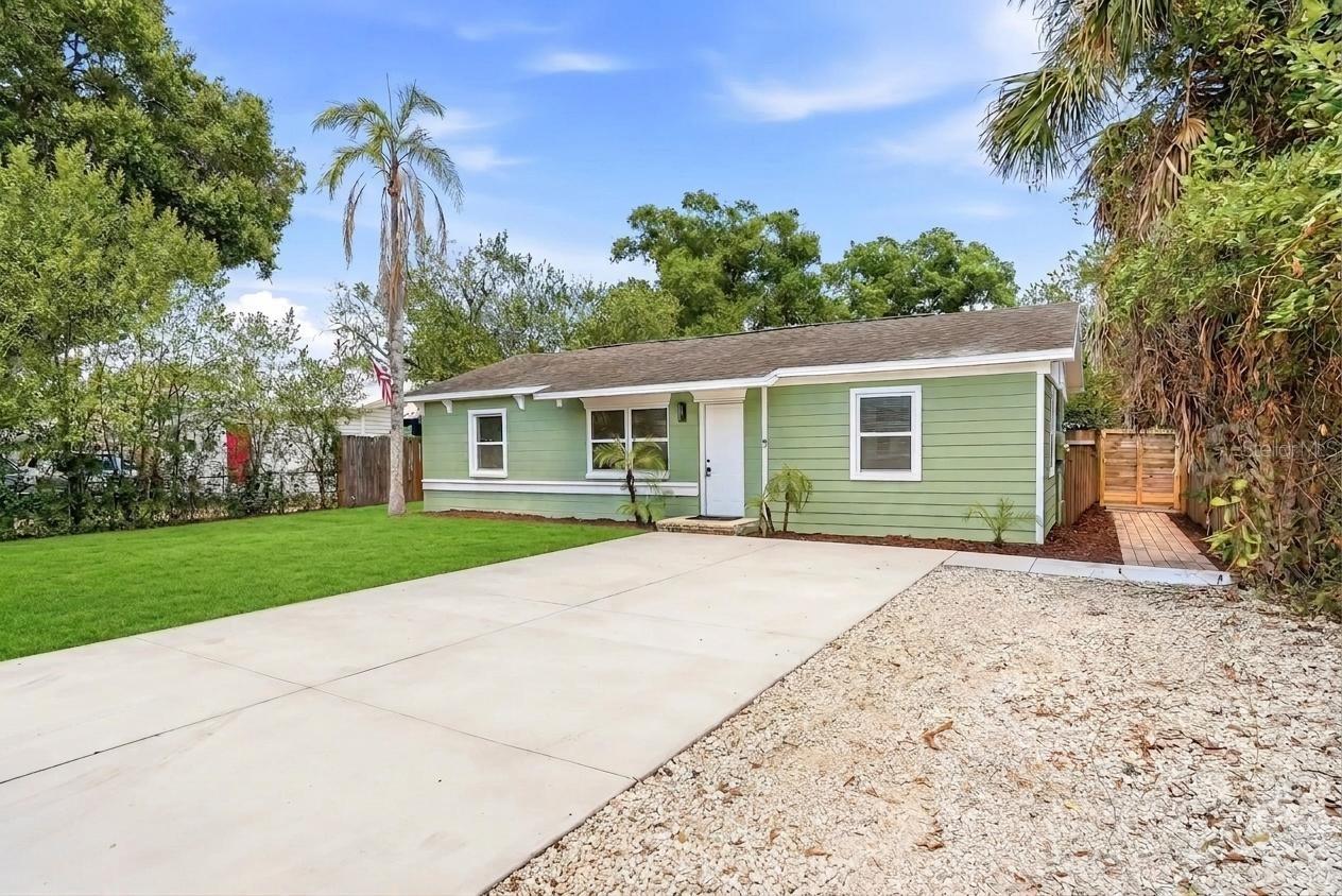 8403 N 46TH ST, TAMPA, FL, 33617