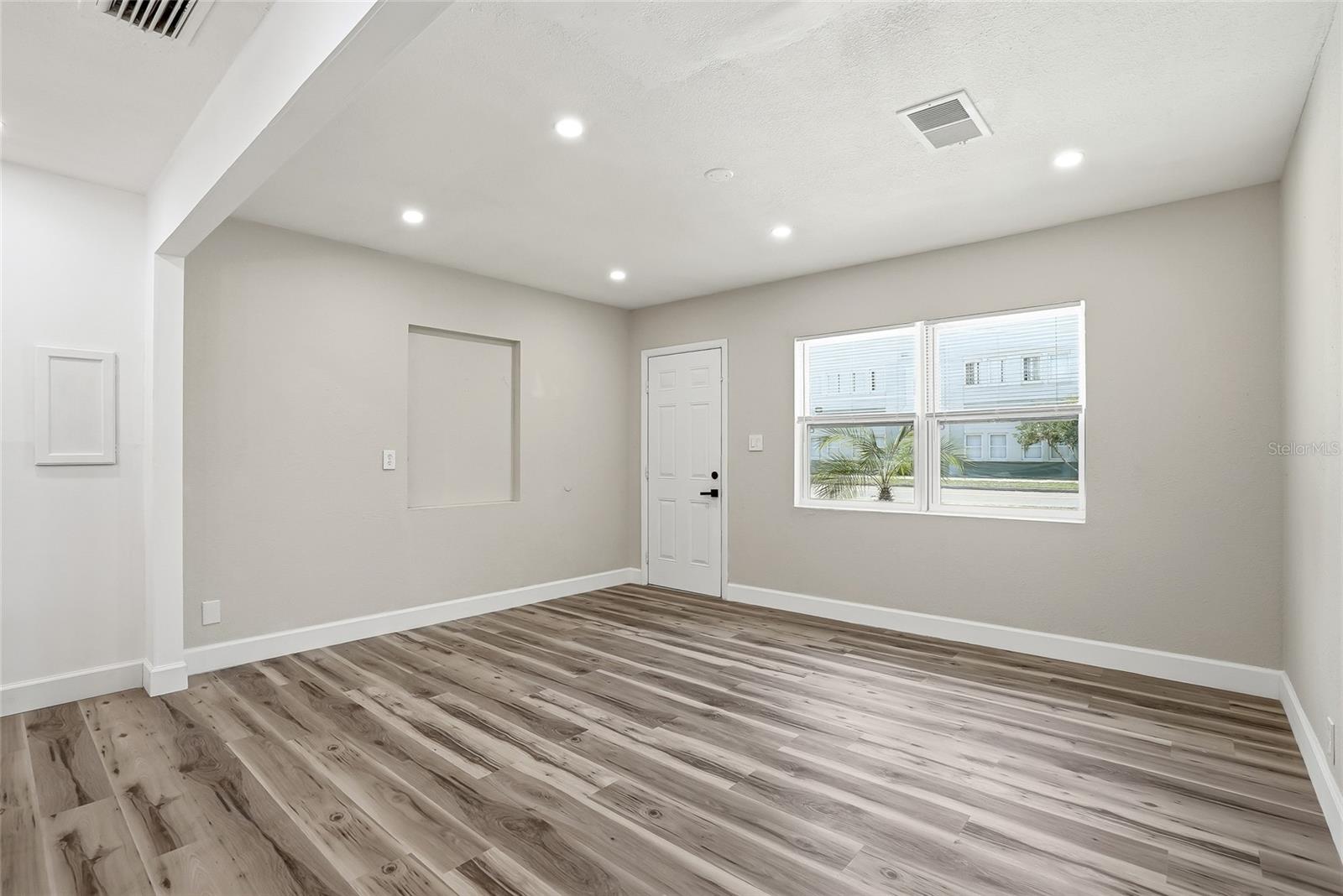 8403 N 46TH ST, TAMPA, FL, 33617
