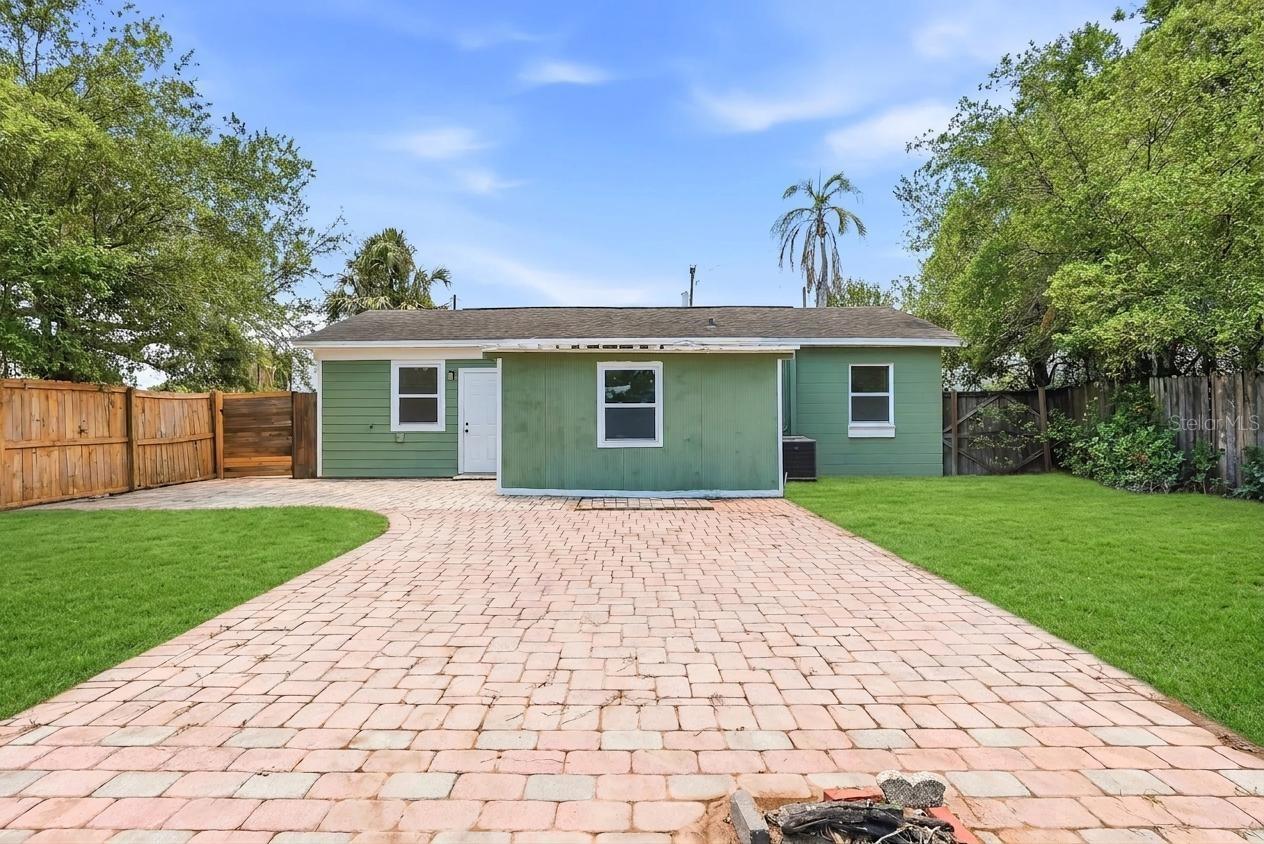 8403 N 46TH ST, TAMPA, FL, 33617