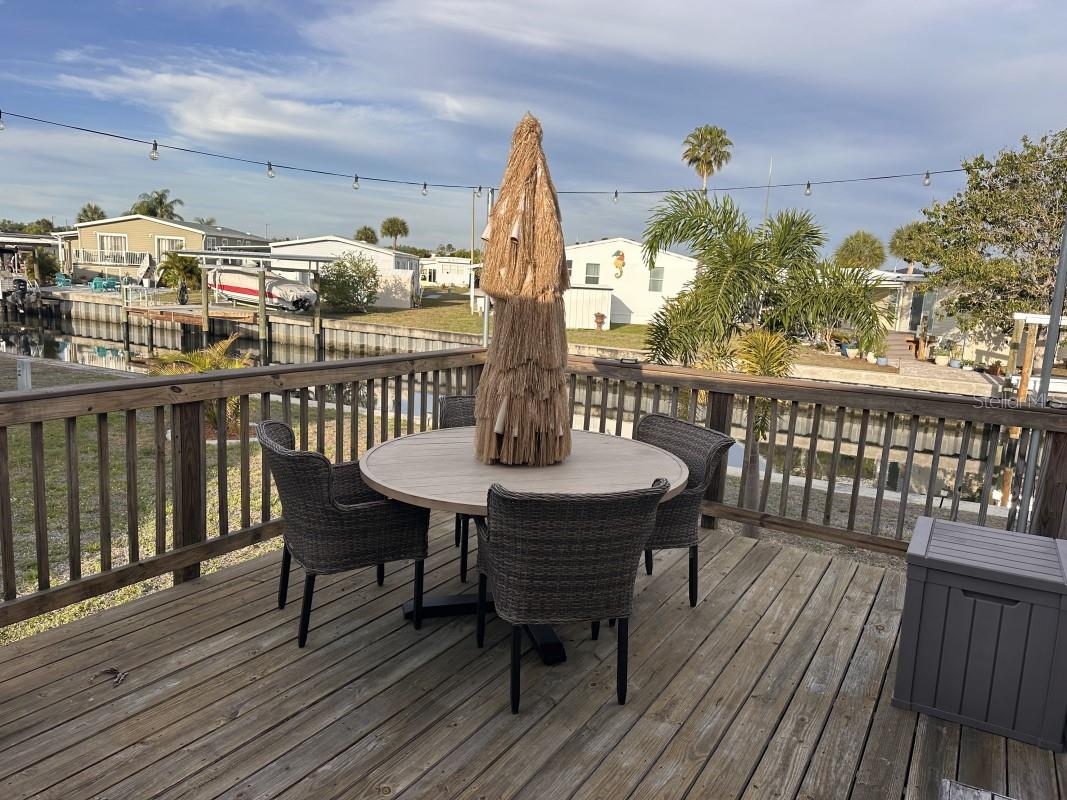122 W SAINT ANNES CIR, APOLLO BEACH, FL, 33572