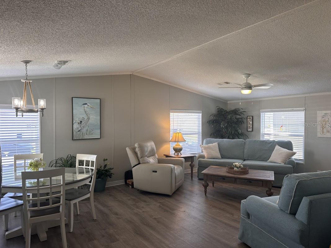 122 W SAINT ANNES CIR, APOLLO BEACH, FL, 33572