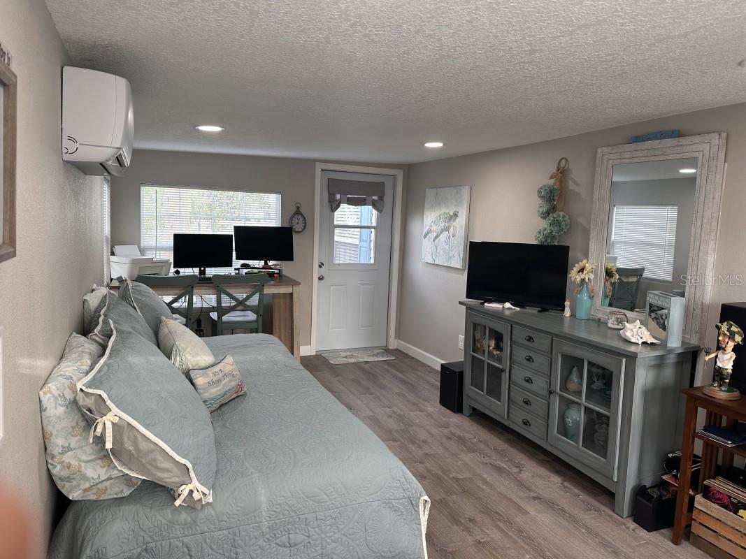 122 W SAINT ANNES CIR, APOLLO BEACH, FL, 33572