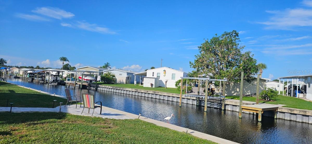 122 W SAINT ANNES CIR, APOLLO BEACH, FL, 33572