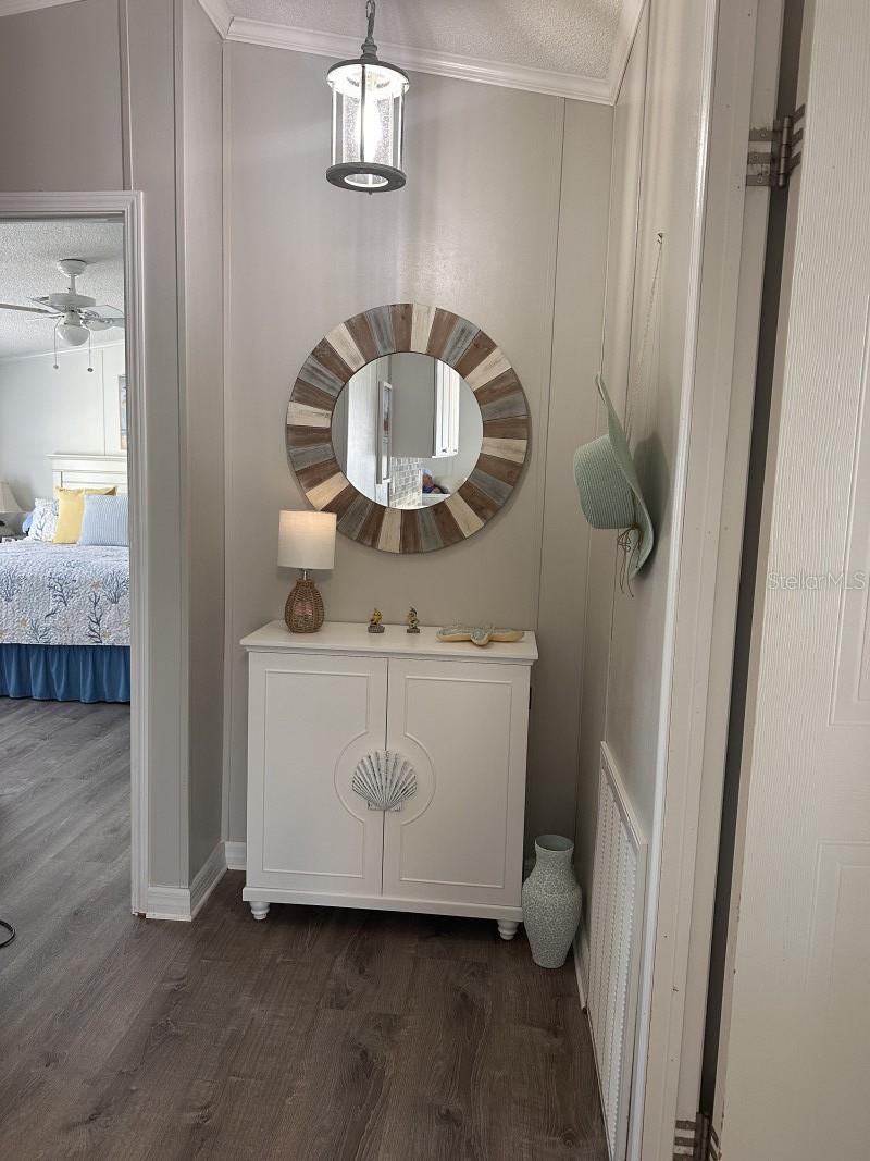 122 W SAINT ANNES CIR, APOLLO BEACH, FL, 33572