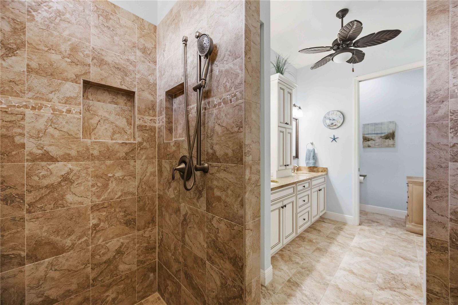 11045 BARNSLEY DR, VENICE, FL, 34293