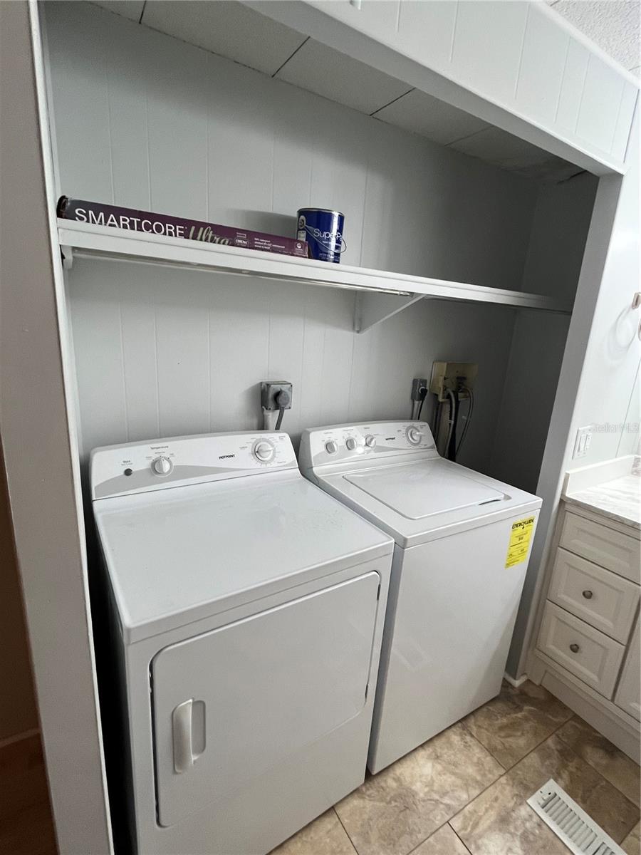 107 ROMA RD, VENICE, FL, 34285