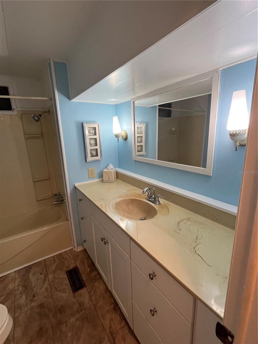 107 ROMA RD, VENICE, FL, 34285