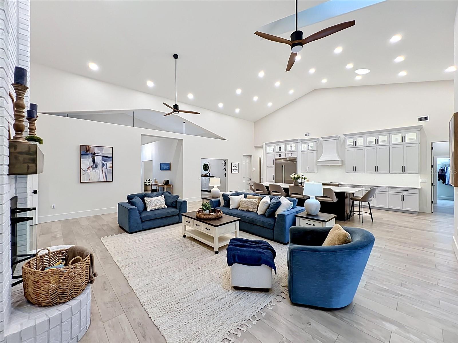 34449 PARKVIEW AVE, EUSTIS, FL, 32736