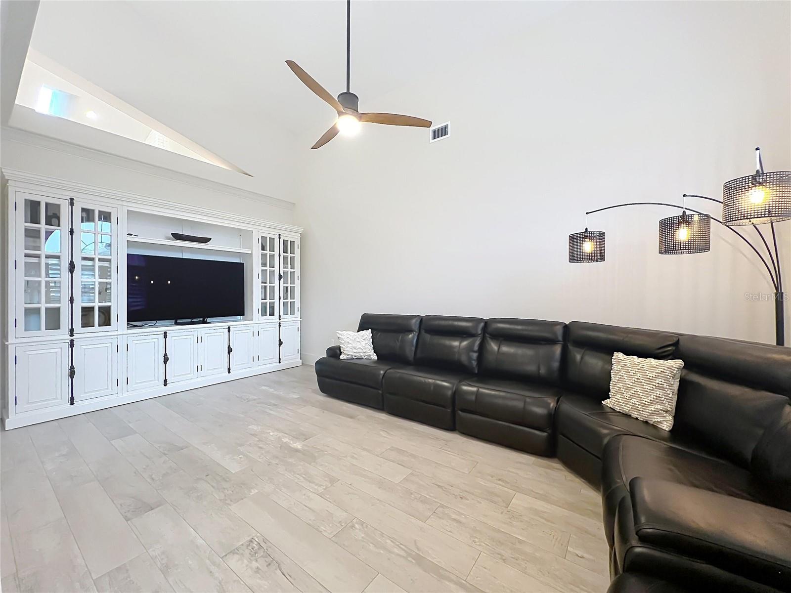 34449 PARKVIEW AVE, EUSTIS, FL, 32736