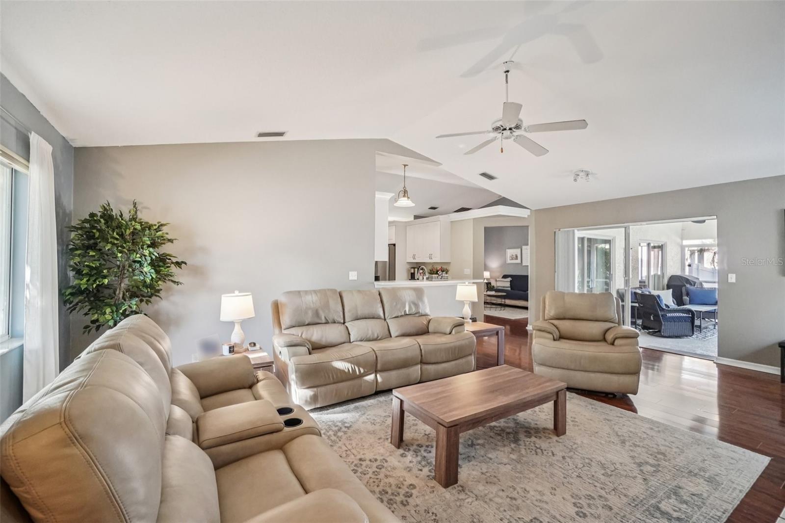 3132 SHORELINE DR, CLEARWATER, FL, 33760