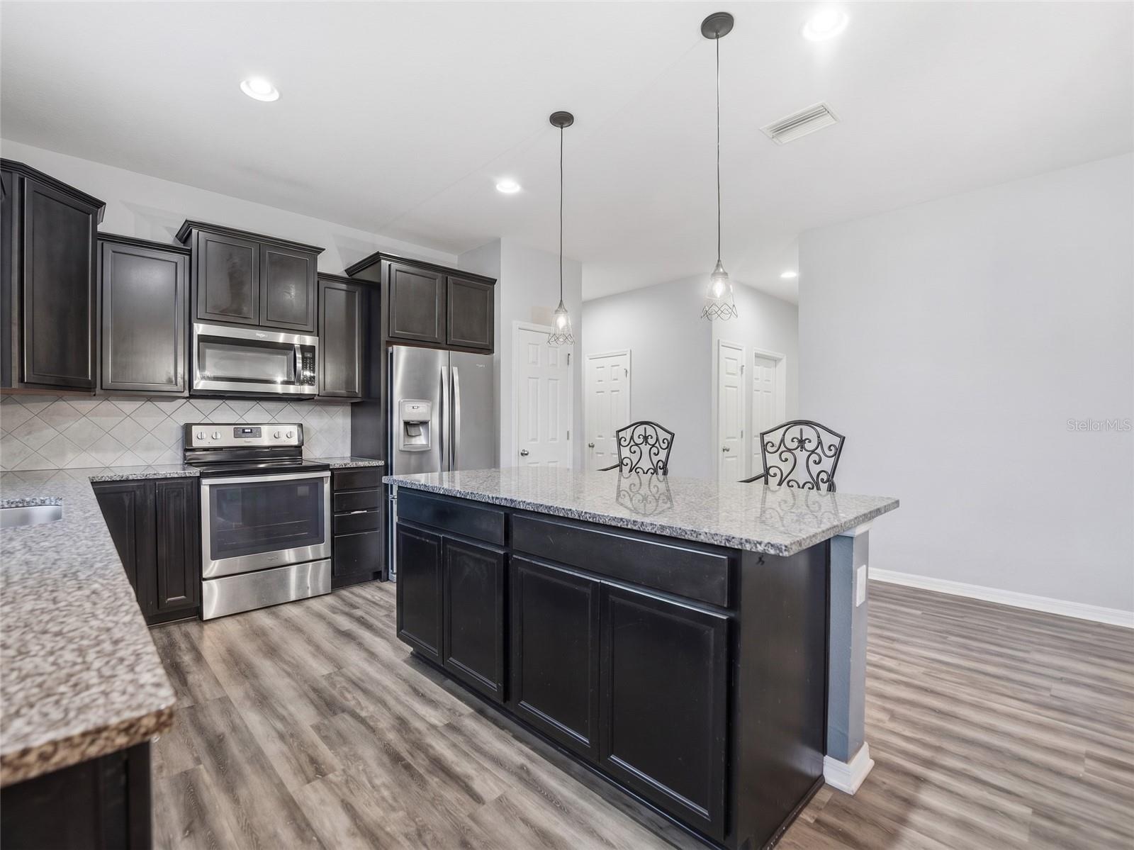 16357 TREASURE POINT DR, WIMAUMA, FL, 33598