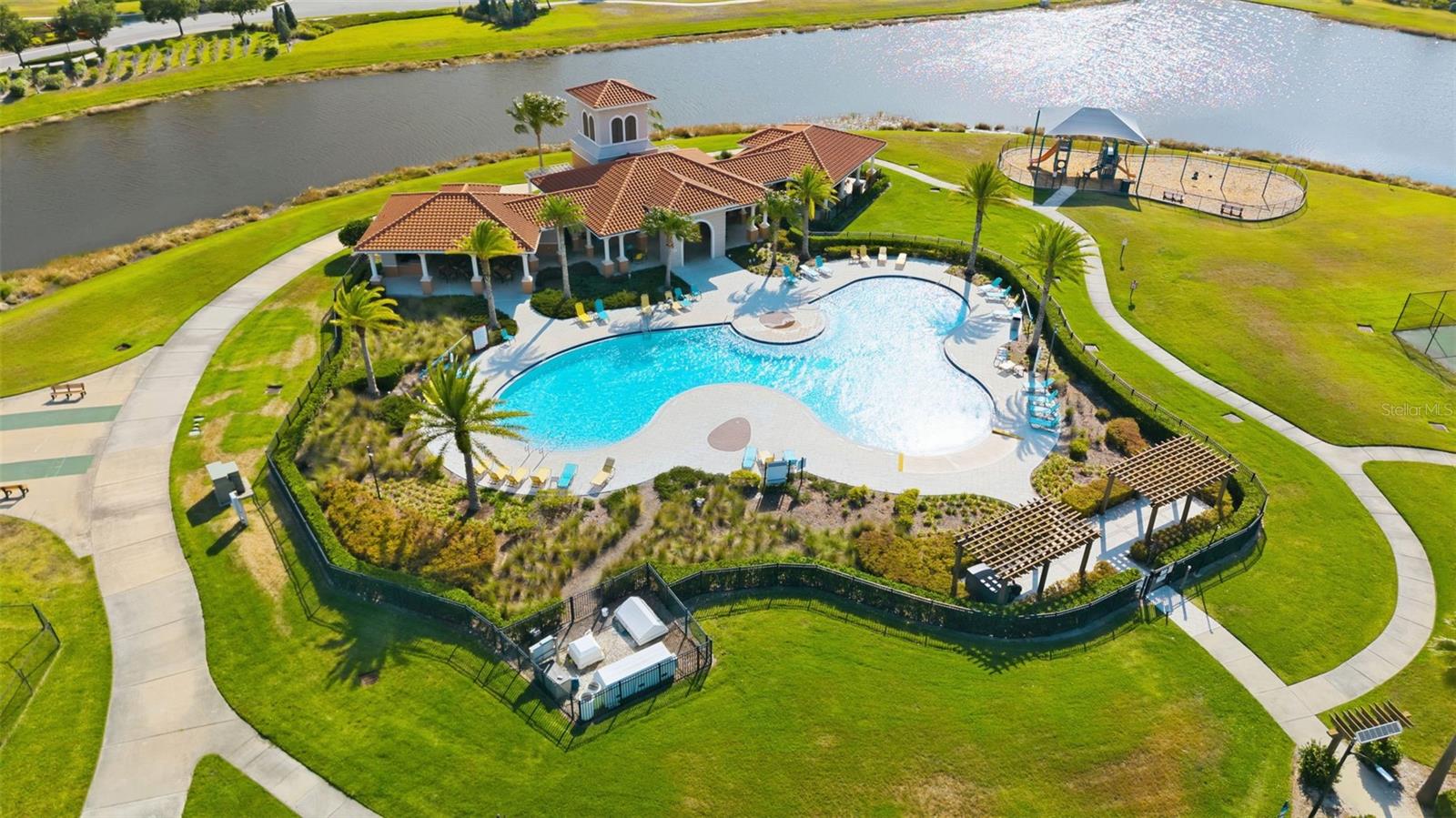 16357 TREASURE POINT DR, WIMAUMA, FL, 33598