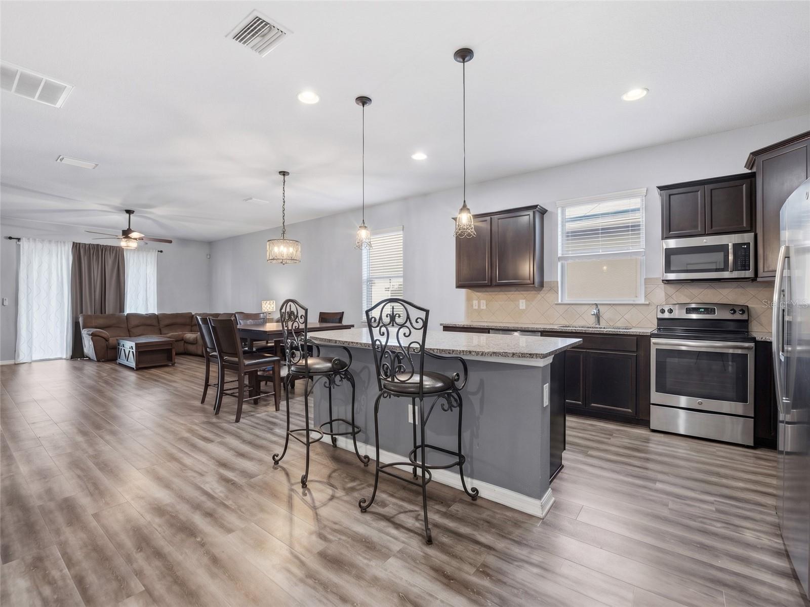 16357 TREASURE POINT DR, WIMAUMA, FL, 33598