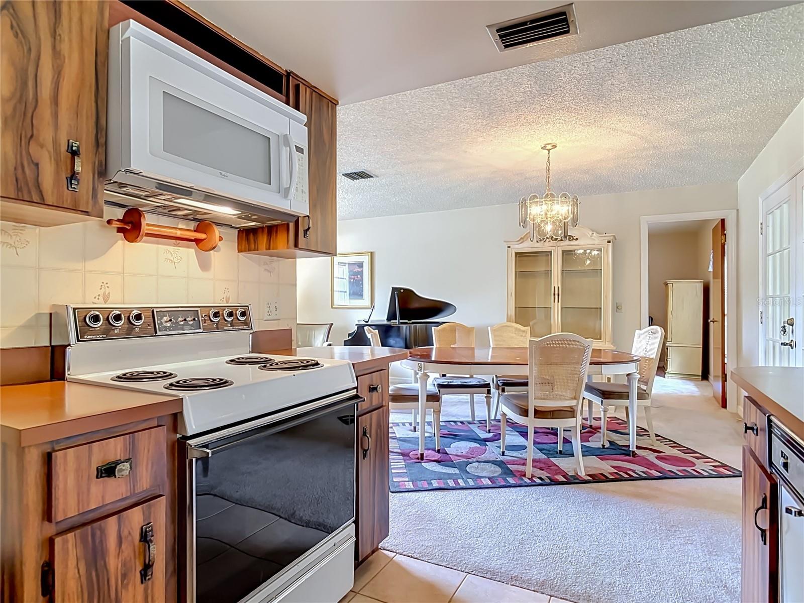 625 BRUNSWICK TER, DELTONA, FL, 32725