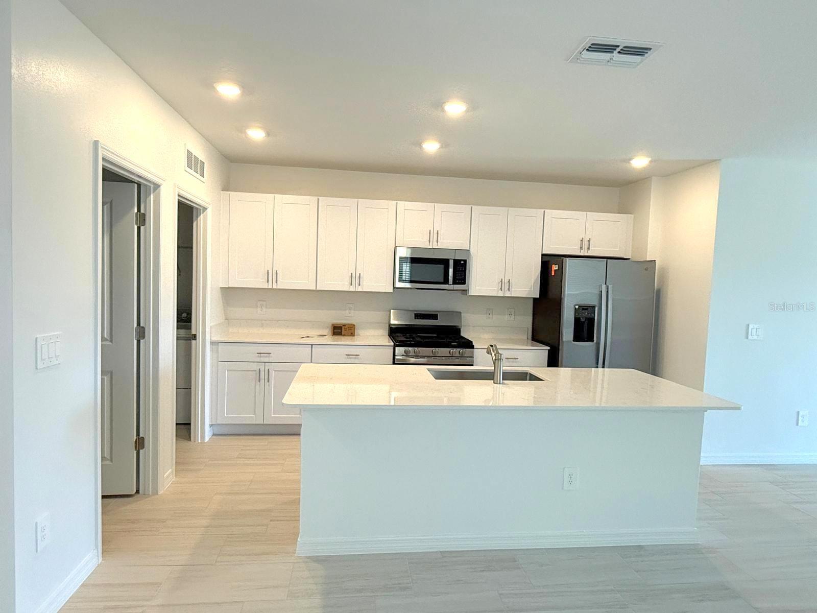 2081 HALLIER CV, WESLEY CHAPEL, FL, 33543