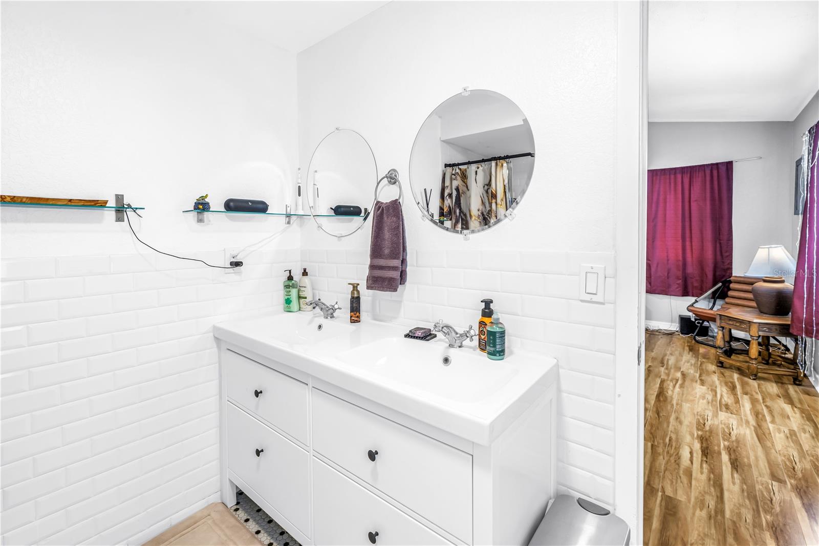 687 JASMINE WAY S, ST PETERSBURG, FL, 33705