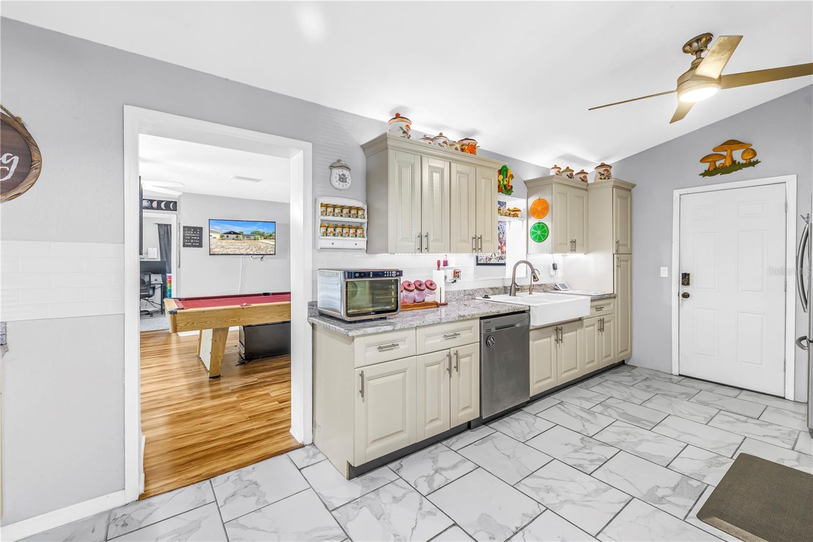 687 JASMINE WAY S, ST PETERSBURG, FL, 33705