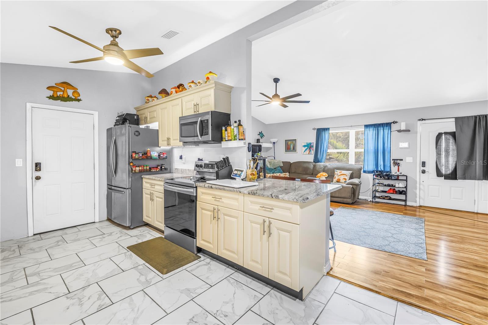 687 JASMINE WAY S, ST PETERSBURG, FL, 33705