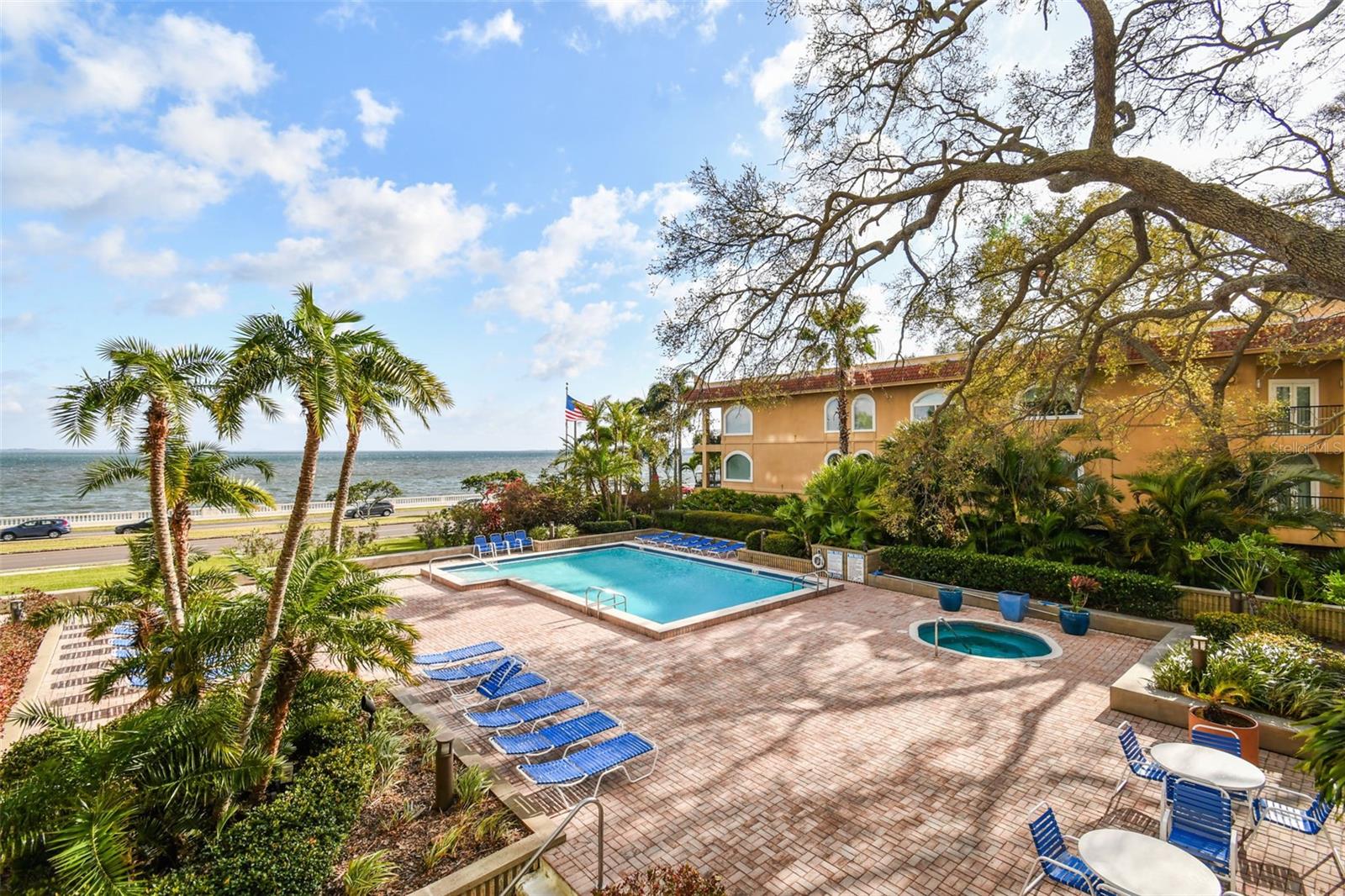 2413 BAYSHORE BLVD #202, TAMPA, FL, 33629