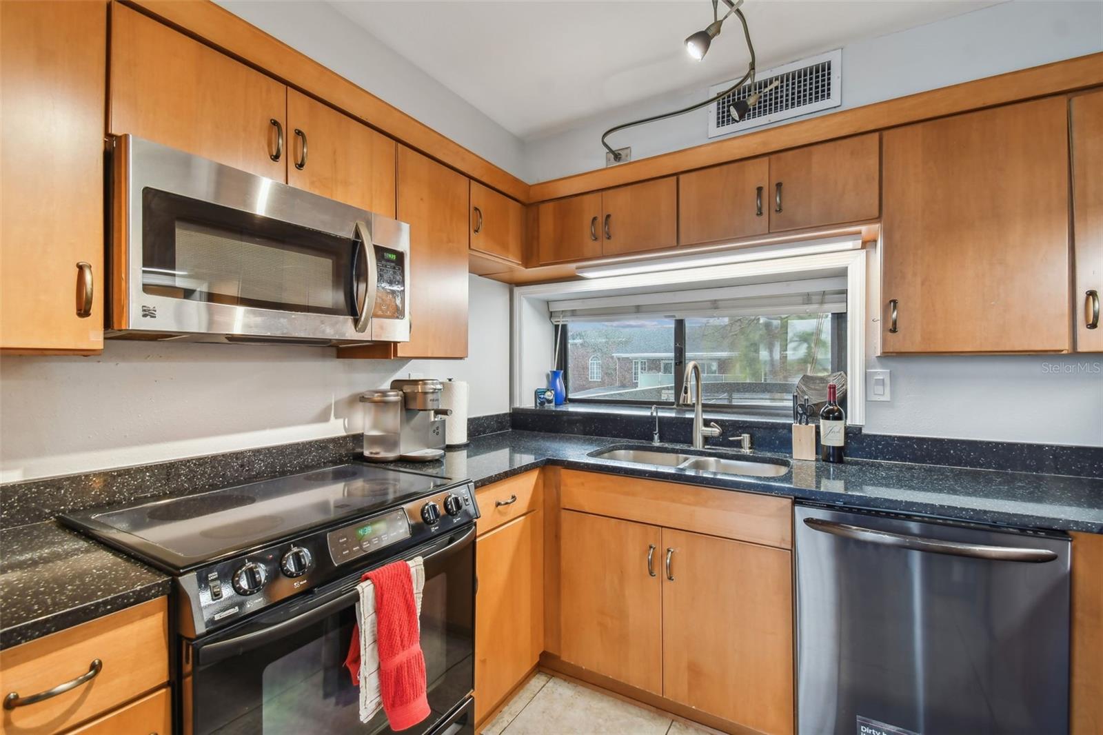2413 BAYSHORE BLVD #202, TAMPA, FL, 33629