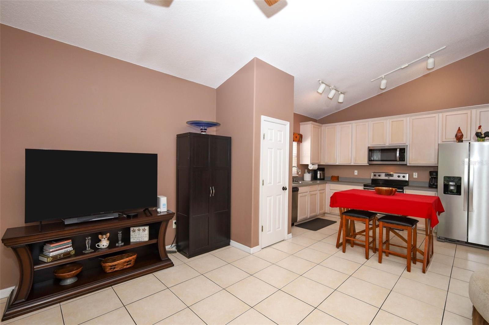 411 LYNN ST, OVIEDO, FL, 32765