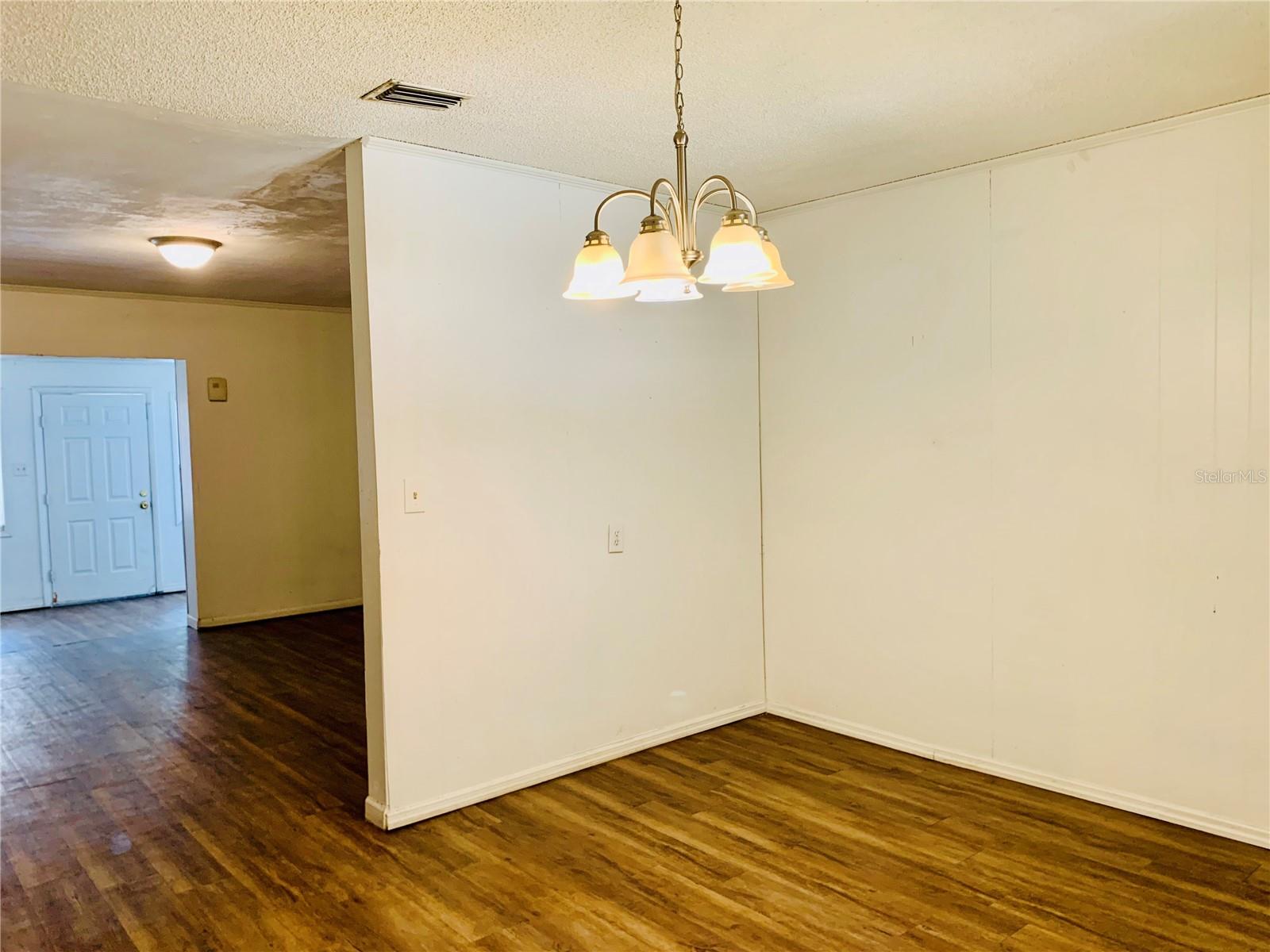 5200 N APOPKA VINELAND RD, ORLANDO, FL, 32818