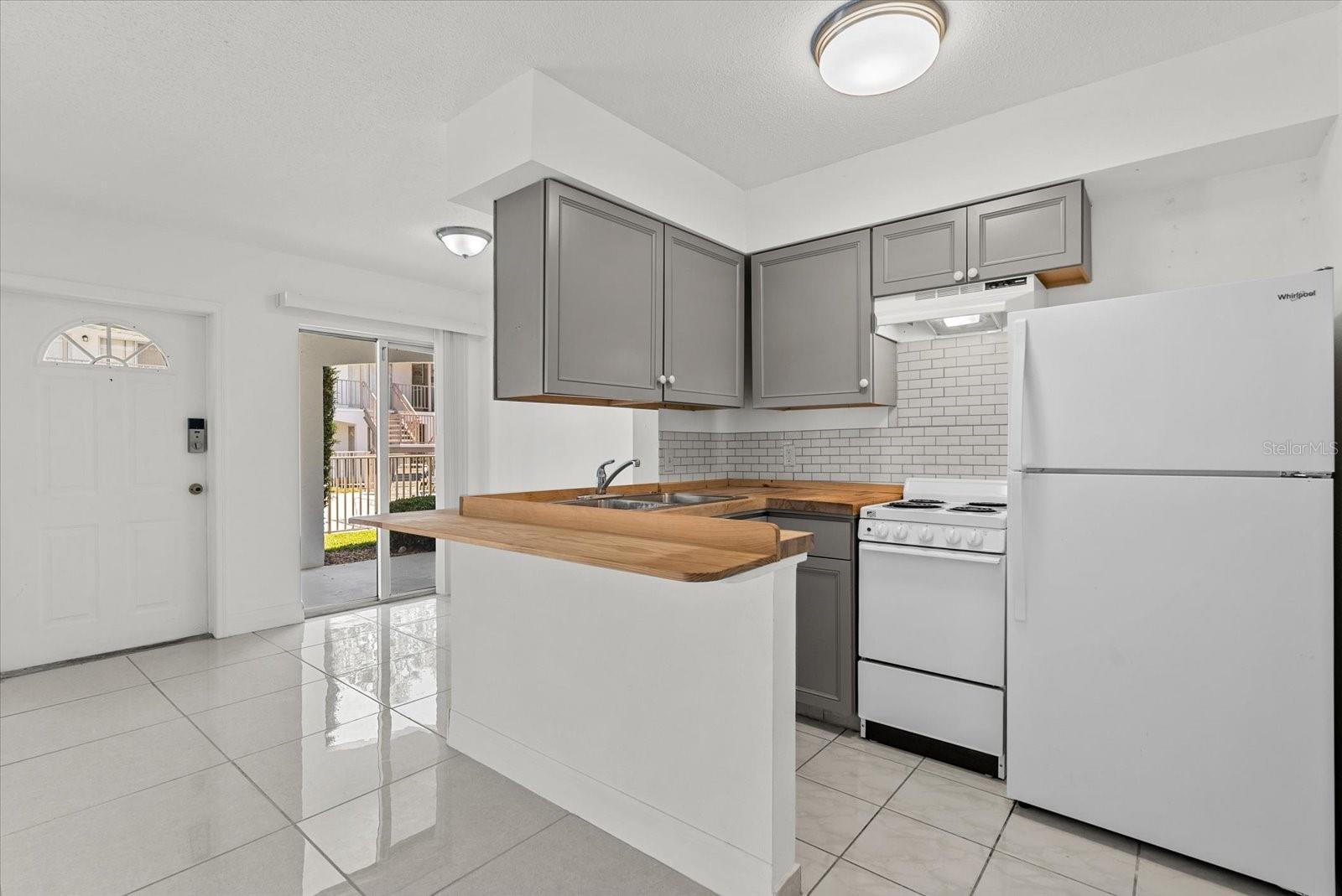 4035 S SCHOOL AVE #B3, SARASOTA, FL, 34231
