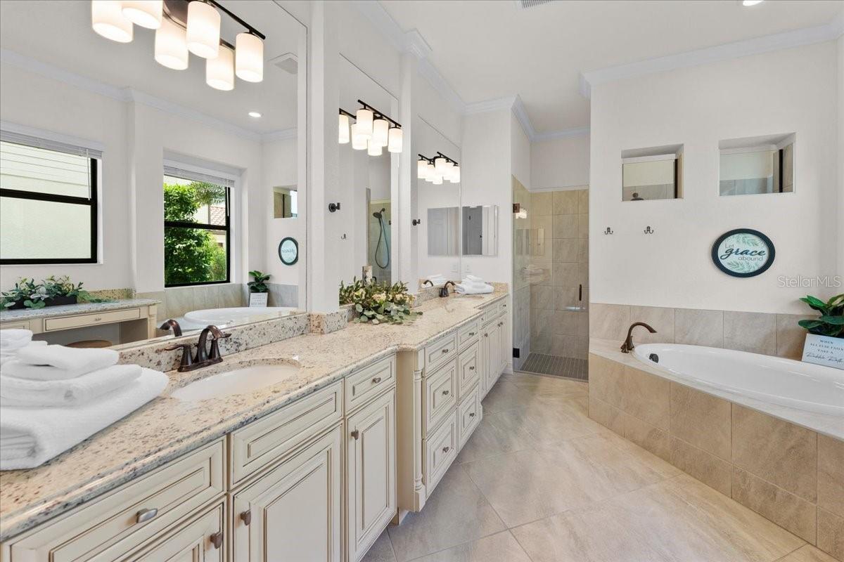 5732 MULLIGAN WAY, LAKEWOOD RANCH, FL, 34211