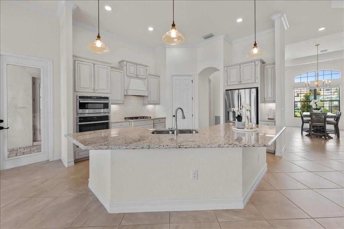 5732 MULLIGAN WAY, LAKEWOOD RANCH, FL, 34211