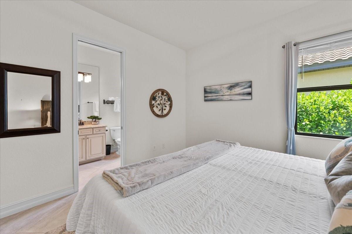 5732 MULLIGAN WAY, LAKEWOOD RANCH, FL, 34211