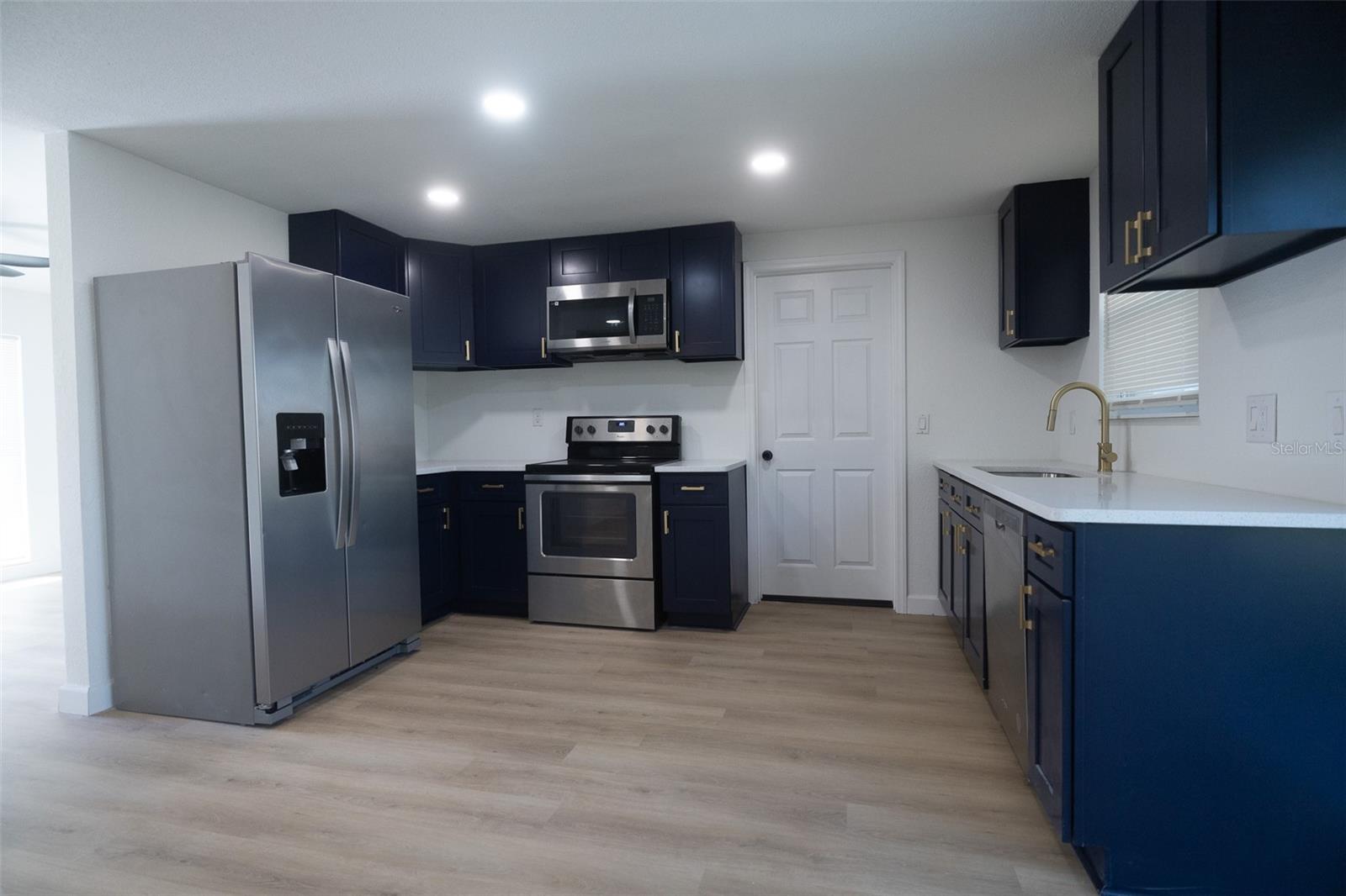 6304 FLORIDA CIR W, APOLLO BEACH, FL, 33572