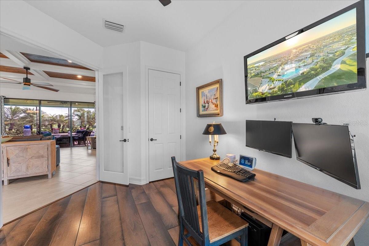 5580 MULLIGAN WAY, LAKEWOOD RANCH, FL, 34211
