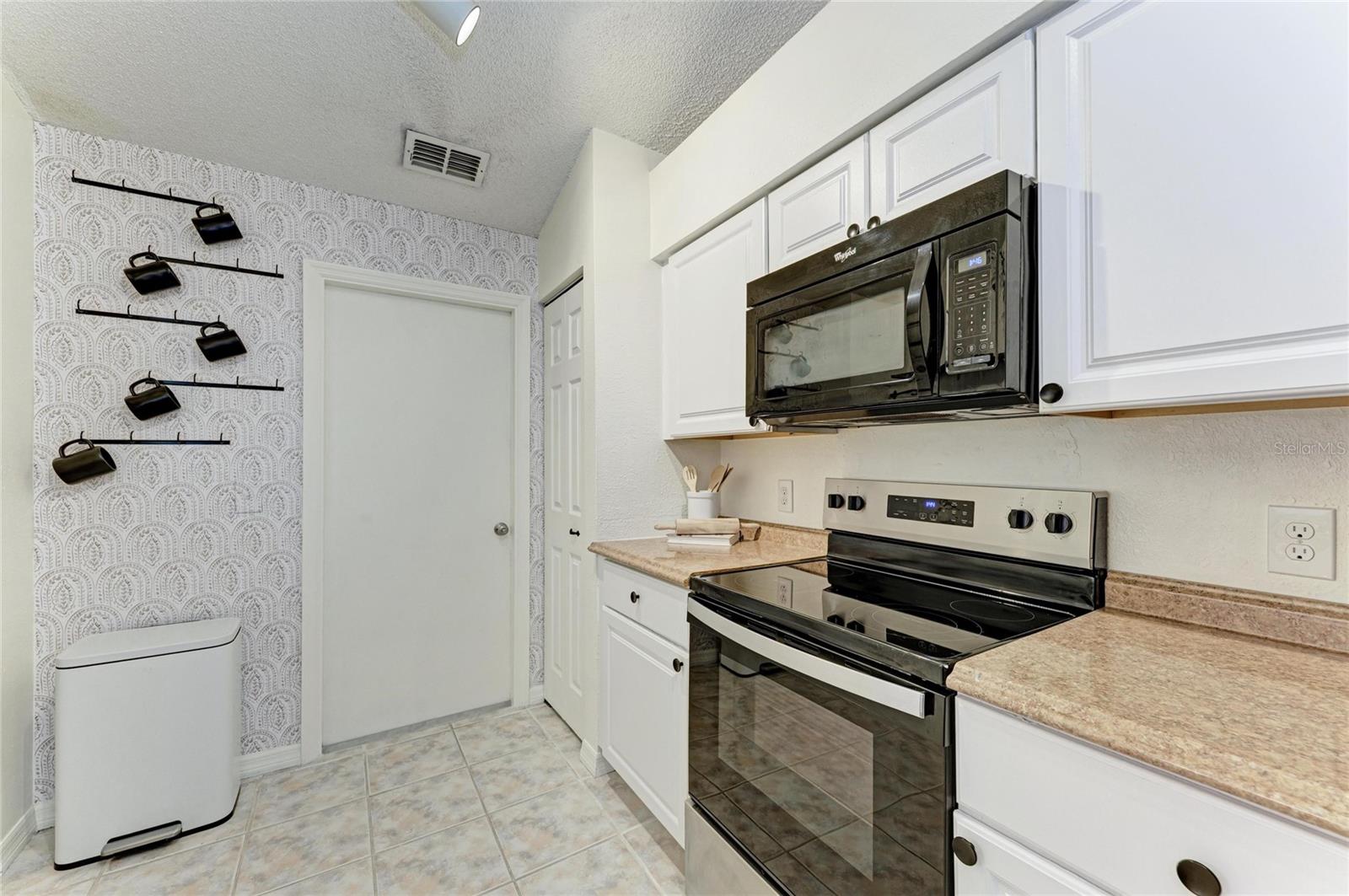 3543 65TH AVENUE CIR E, SARASOTA, FL, 34243