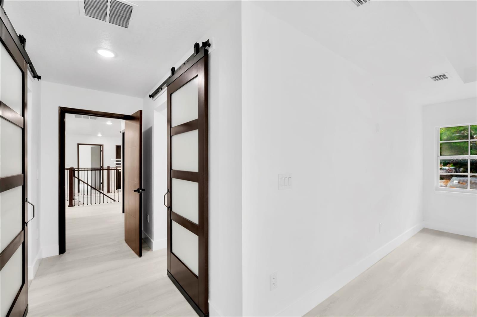 1105 CONANT AVE, SAFETY HARBOR, FL, 34695