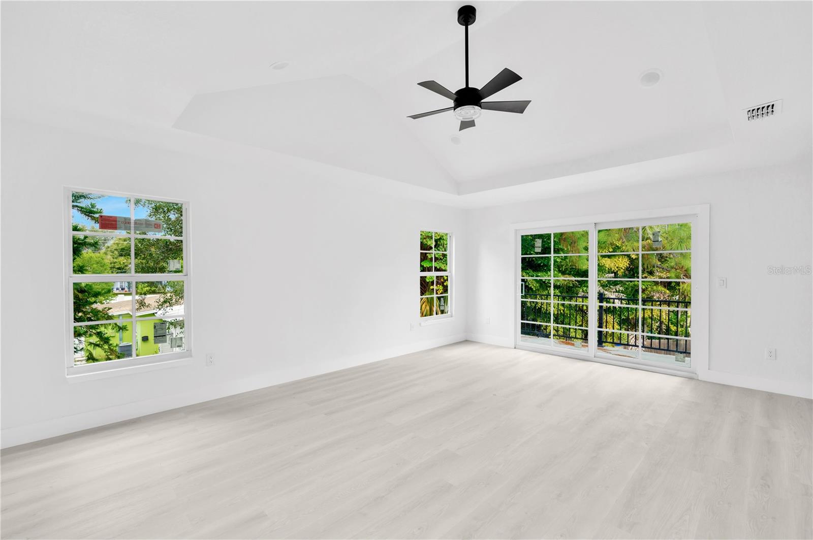 1105 CONANT AVE, SAFETY HARBOR, FL, 34695