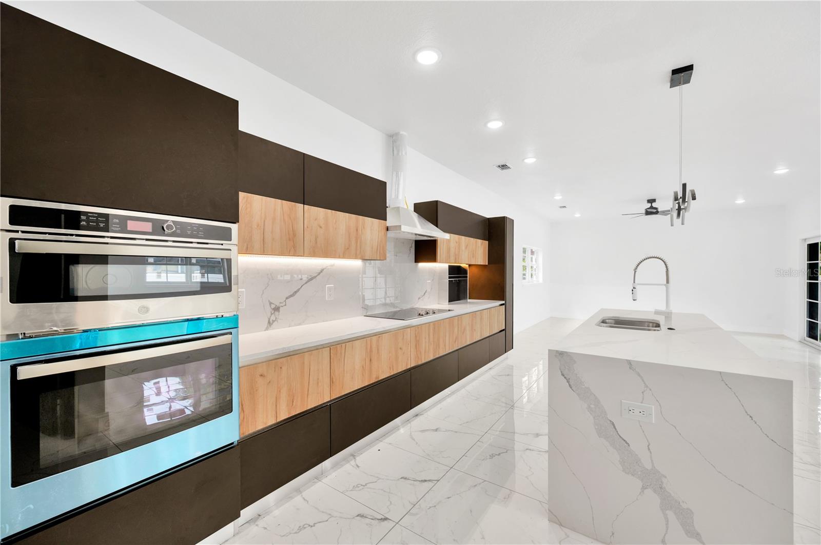 1105 CONANT AVE, SAFETY HARBOR, FL, 34695