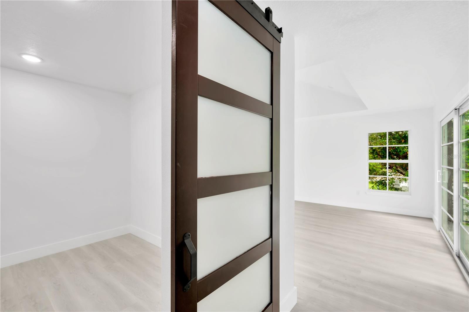 1105 CONANT AVE, SAFETY HARBOR, FL, 34695