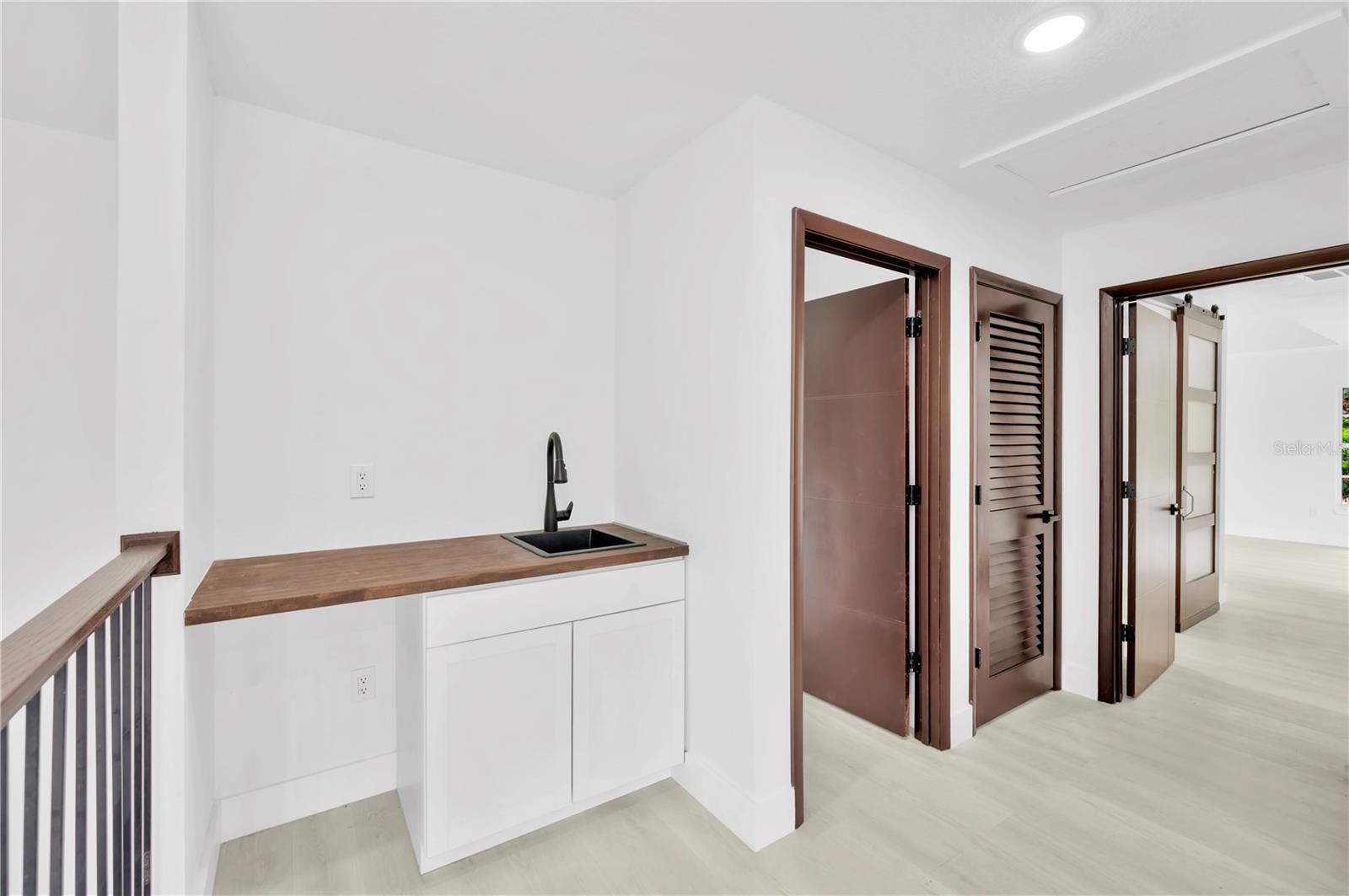 1105 CONANT AVE, SAFETY HARBOR, FL, 34695