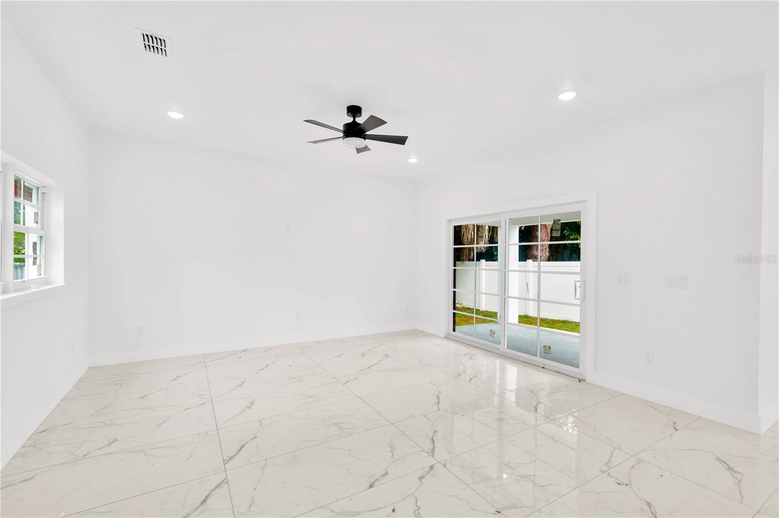 1105 CONANT AVE, SAFETY HARBOR, FL, 34695