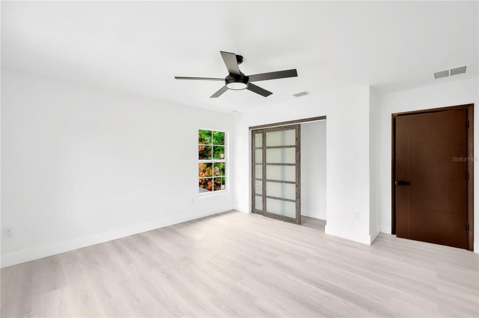 1105 CONANT AVE, SAFETY HARBOR, FL, 34695