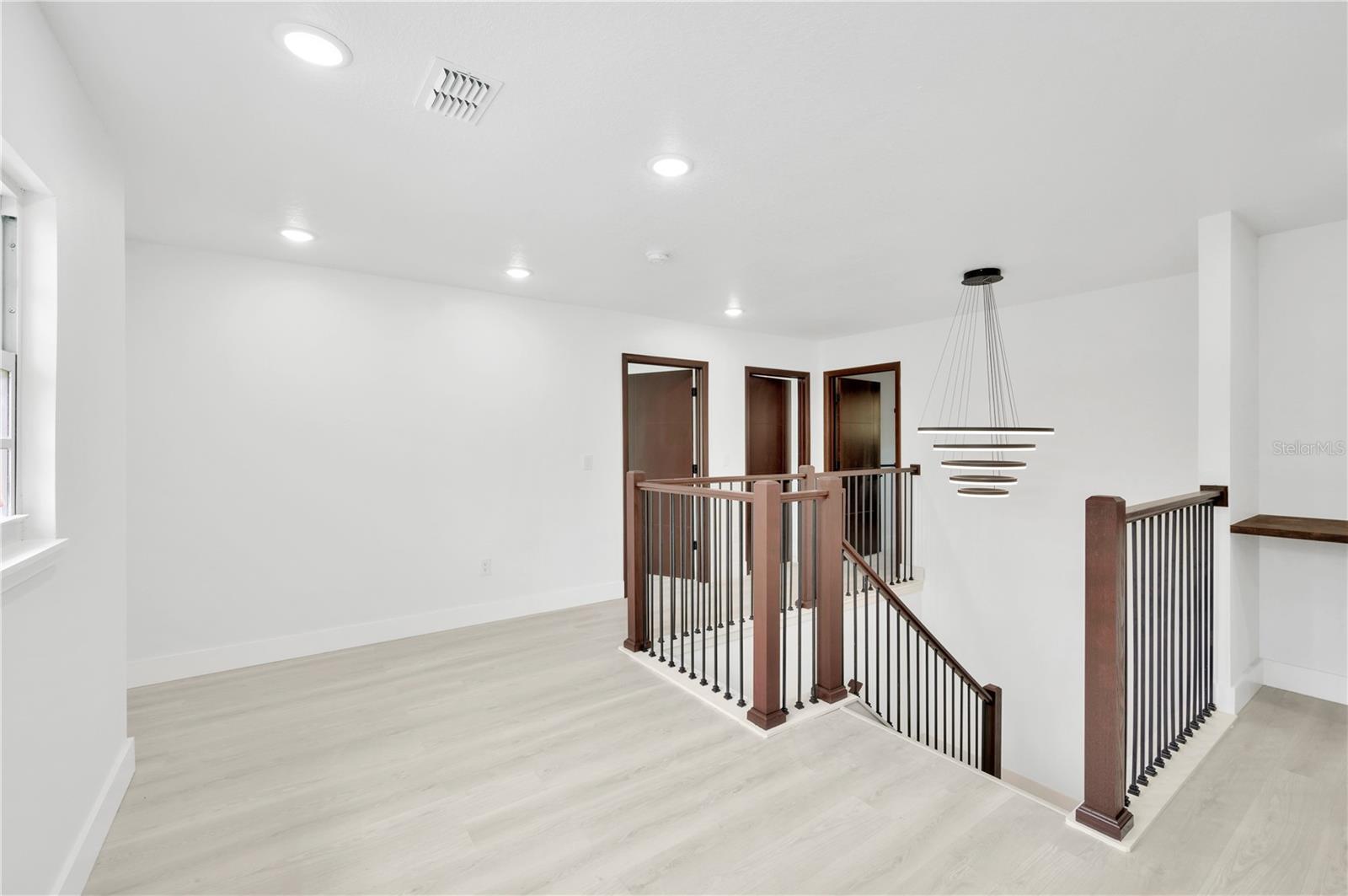 1105 CONANT AVE, SAFETY HARBOR, FL, 34695