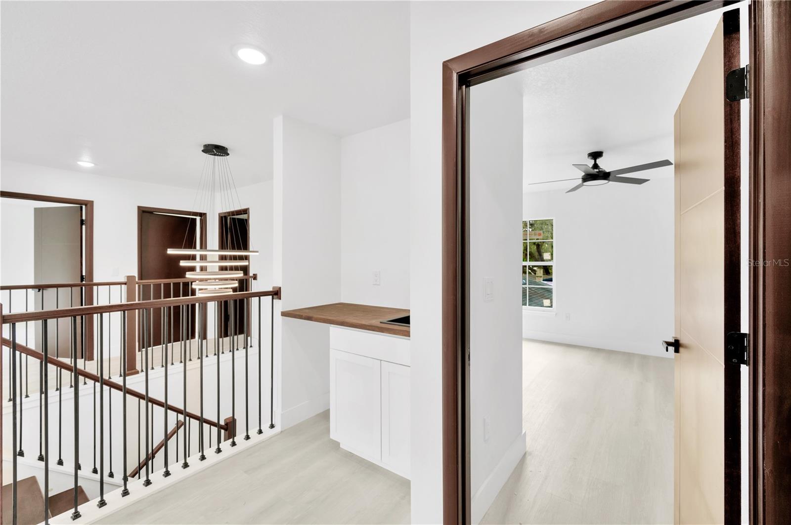 1105 CONANT AVE, SAFETY HARBOR, FL, 34695
